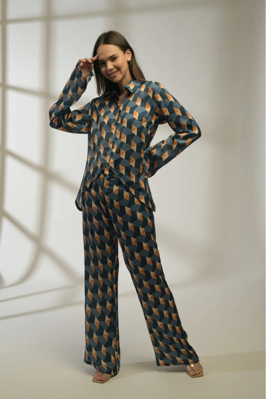 Bella Asymmetric Hem Shirt with open Cuff and Pants in Printed Viscose Crepe - Set of 2